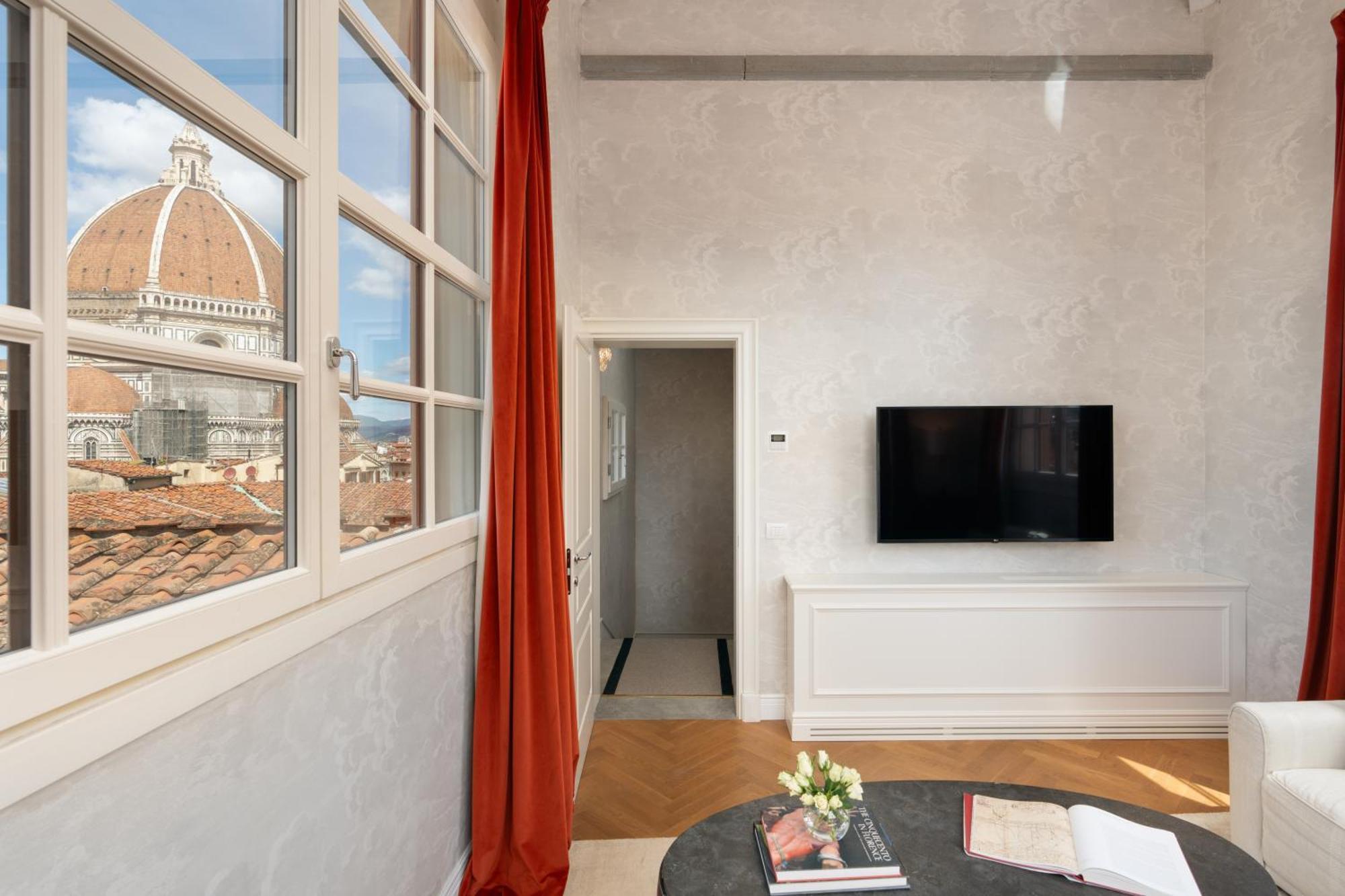 Apartment Palazzo Pazzi Vitali Luxury In Florence